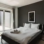 Skylark - Tokyo Penthouse With Jacuzzi, Movie Theater & Panoramic View Brassó