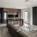 Skylark - Tokyo Penthouse With Jacuzzi, Movie Theater & Panoramic View *