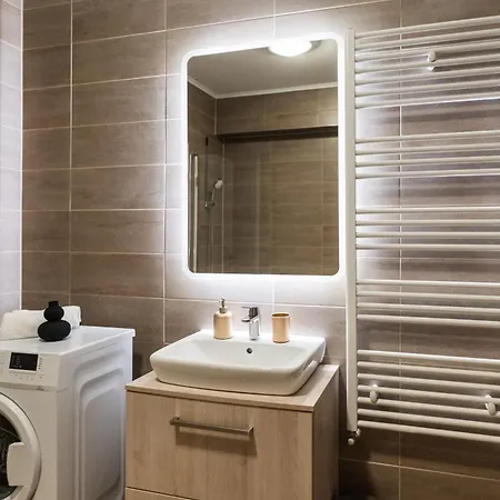 Apartament Skylark - Tokyo Penthouse With Jacuzzi, Movie Theater & Panoramic View