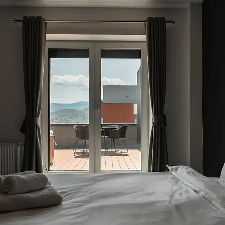 Skylark - Tokyo Penthouse With Jacuzzi, Movie Theater & Panoramic View アパート ブラショフ