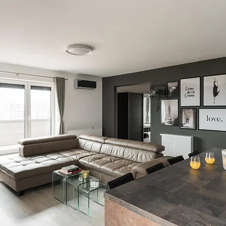 Skylark - Tokyo Penthouse With Jacuzzi, Movie Theater & Panoramic View *