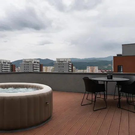 Skylark - Tokyo Penthouse With Jacuzzi, Movie Theater & Panoramic View Braşov