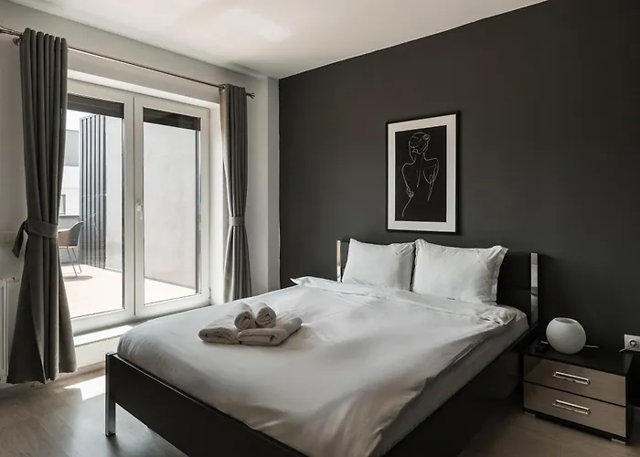 Skylark - Tokyo Penthouse With Jacuzzi, Movie Theater & Panoramic View 브라쇼브