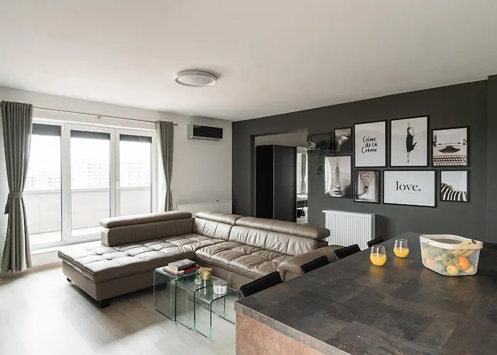 Skylark - Tokyo Penthouse With Jacuzzi, Movie Theater & Panoramic View *